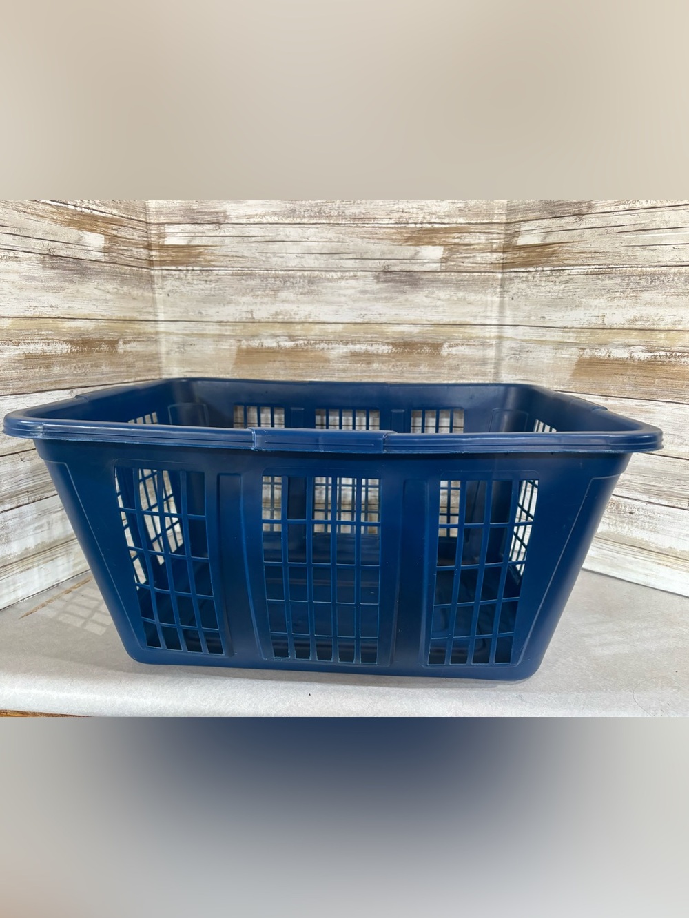 Vintage Rubbermaid laundry basket - “royal blue”
